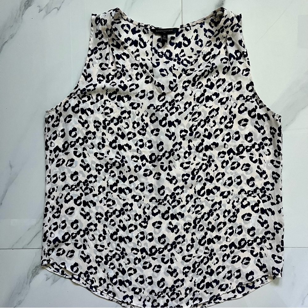 BR Sleeveless Blouse
